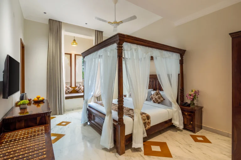 1. Imperial room with poster bed & Jharokha jpg