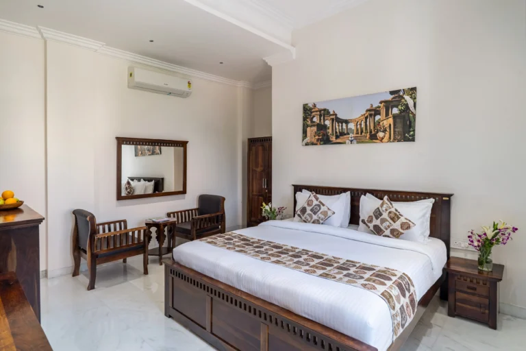 3. Imperial room with Jharokha jpg