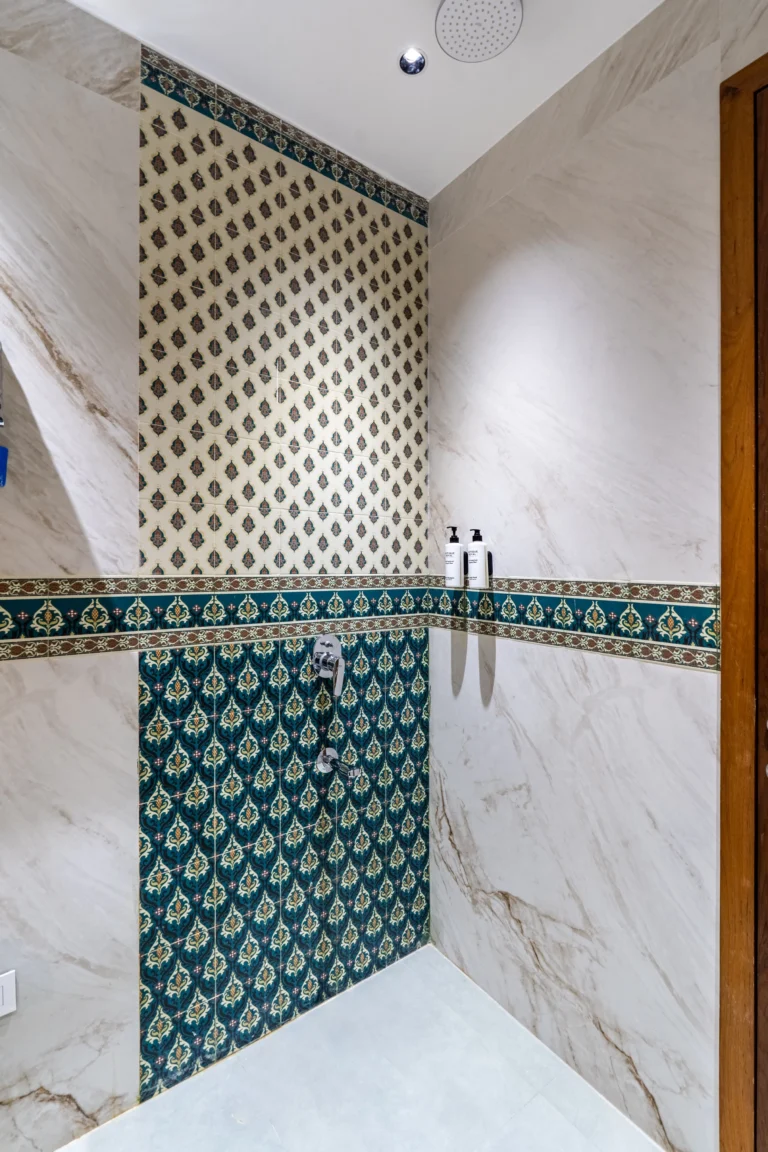 4. Imperial room with Jharokha jpg