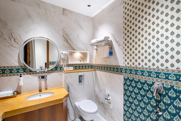 5. Imperial room with Jharokha jpg